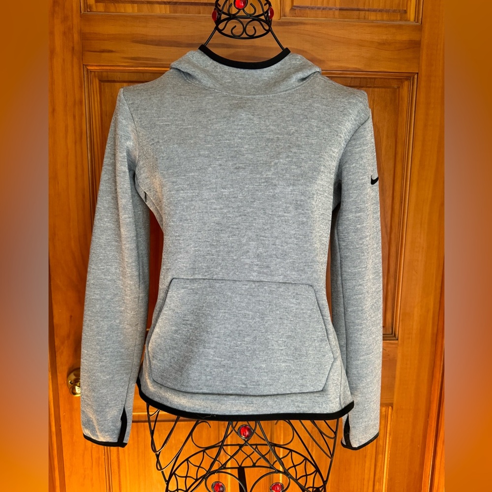 Nike Dri-Fit Hooded Sweatshirt w/Pockets and Thumb Holes, Light Gray, Small